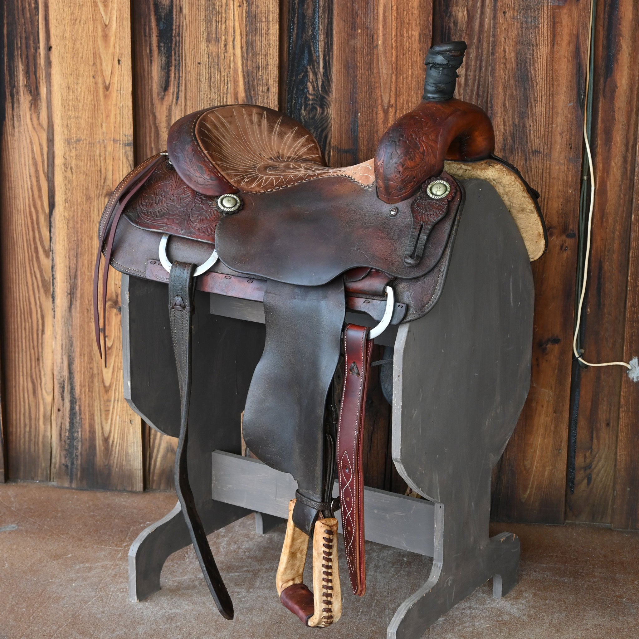16" USED SADDLE SHED RANCH CUTTER SADDLE Questions & Answers