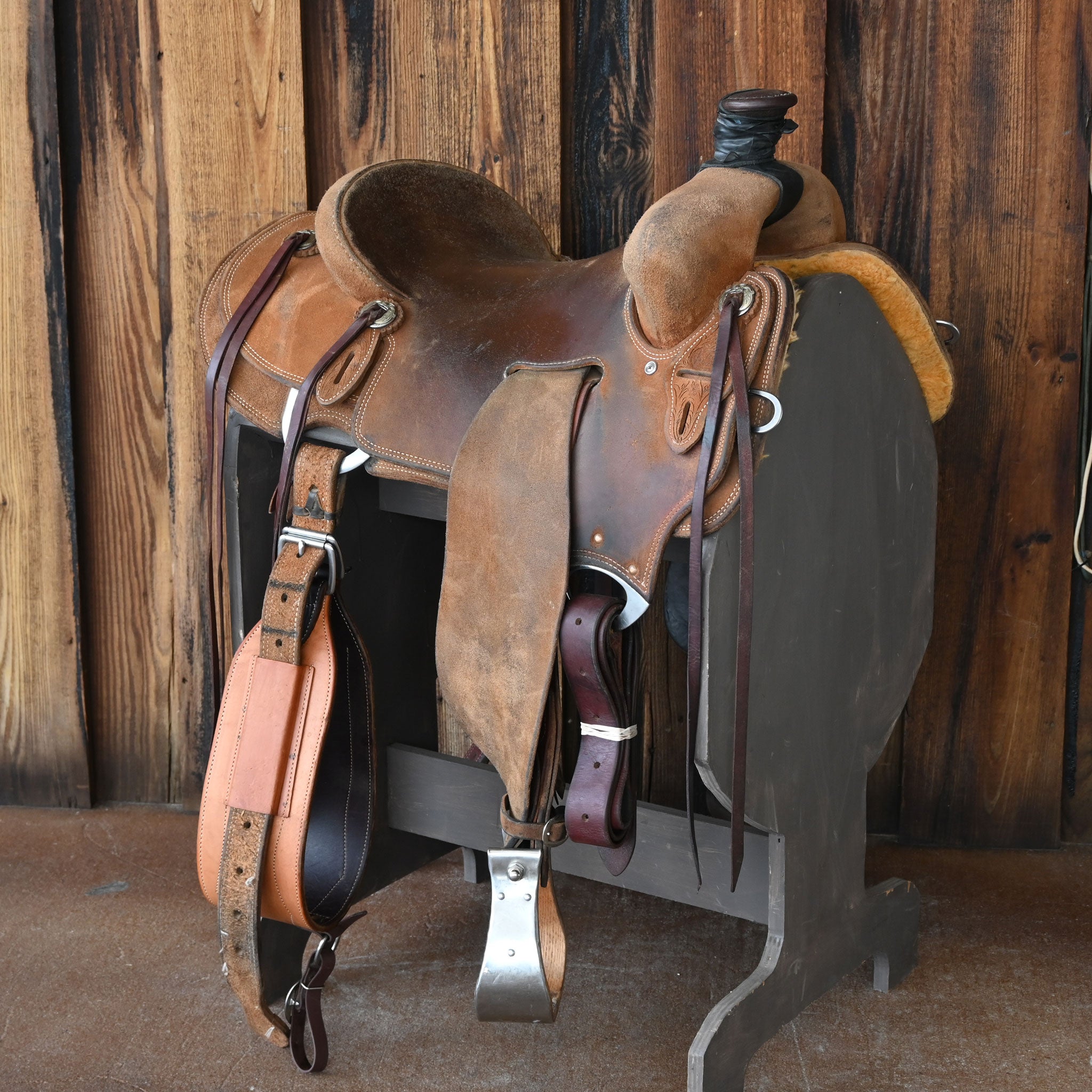 15.5" USED CACTUS RANCH SADDLE Questions & Answers