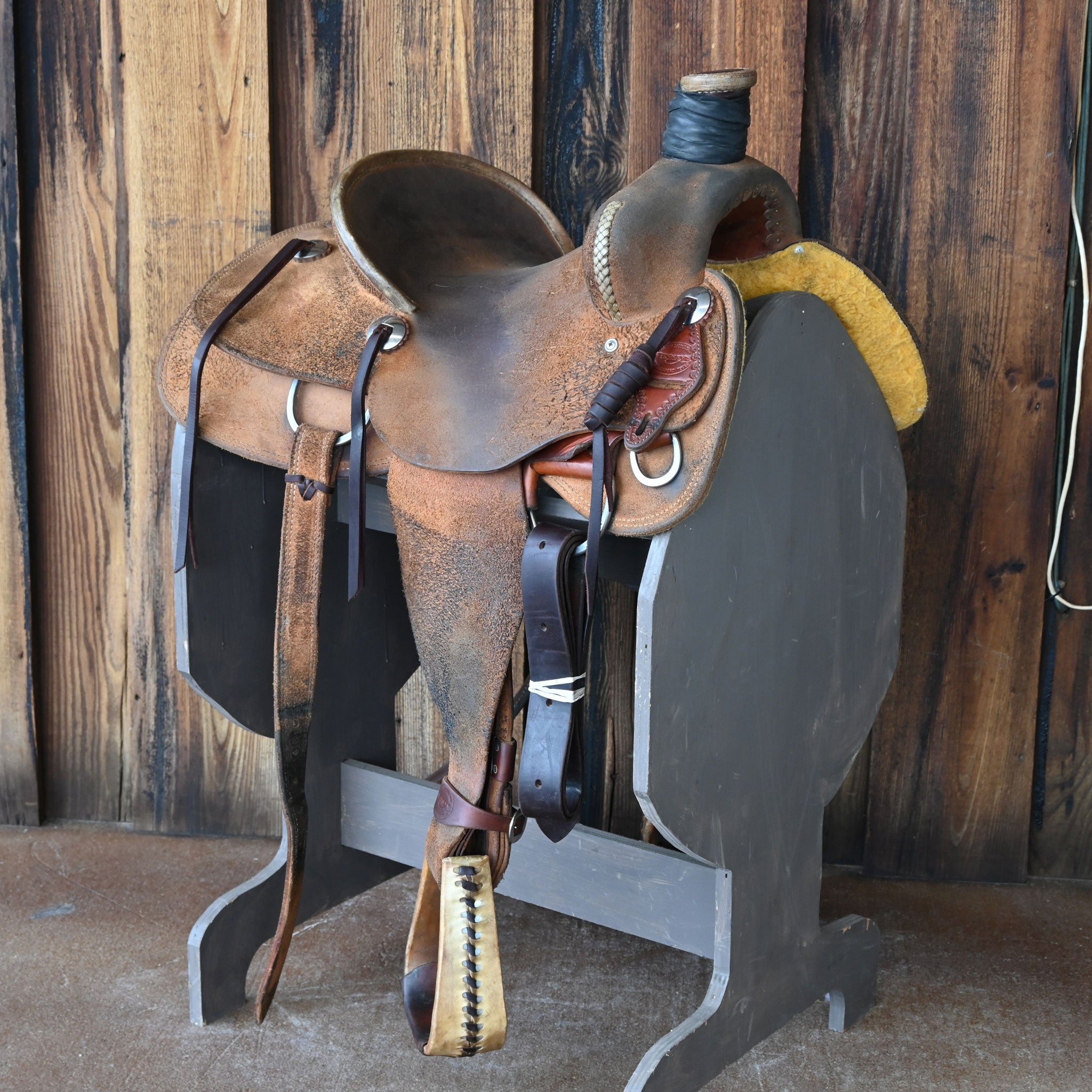 What is the gullet width on this 13" USED TESKEY'S RANCH SADDLE?