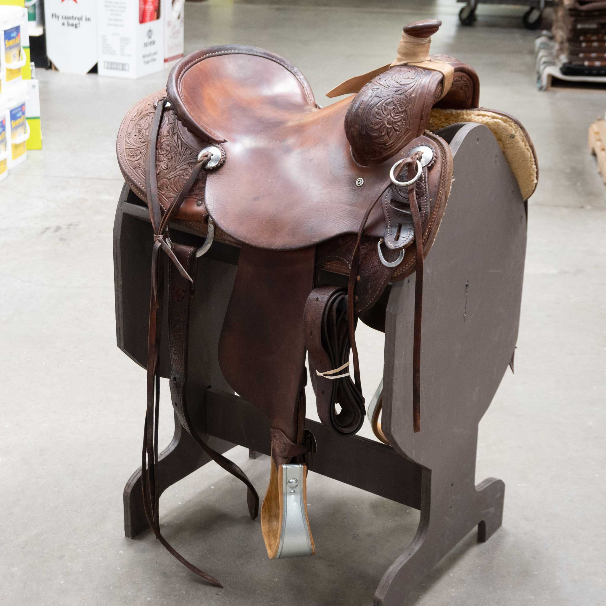 Is a rear flank included with this saddle?