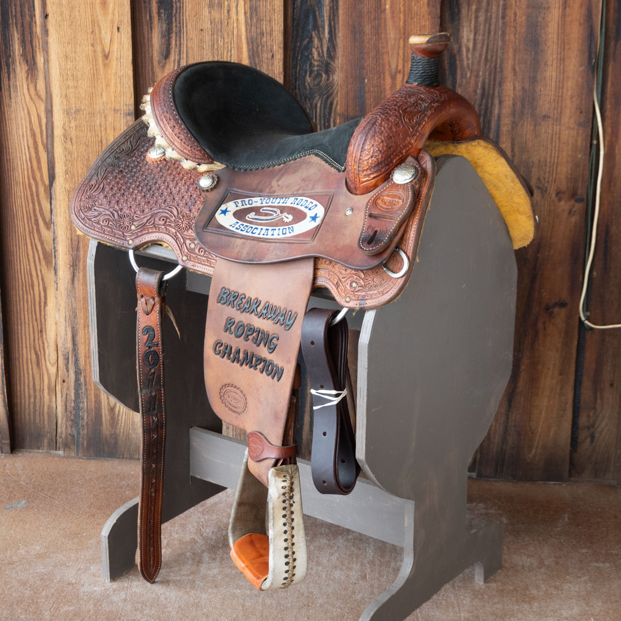 15.5" USED TESKEY'S ALL AROUND SADDLE Questions & Answers