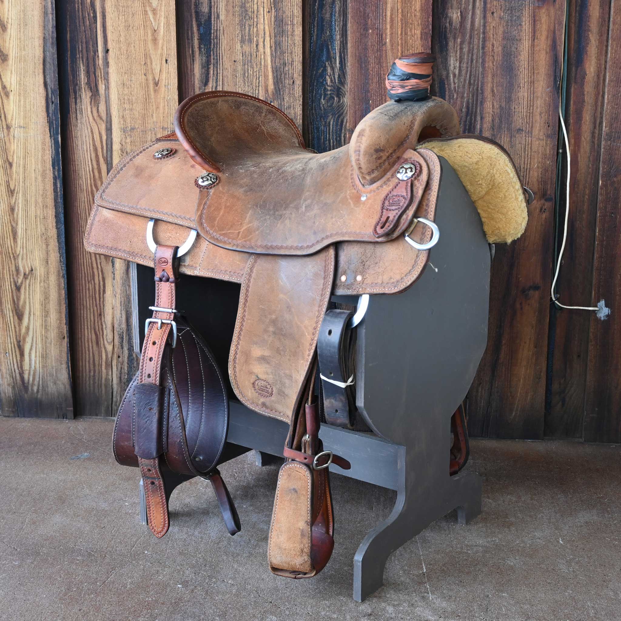 17.5" USED COATS TEAM ROPING SADDLE Questions & Answers