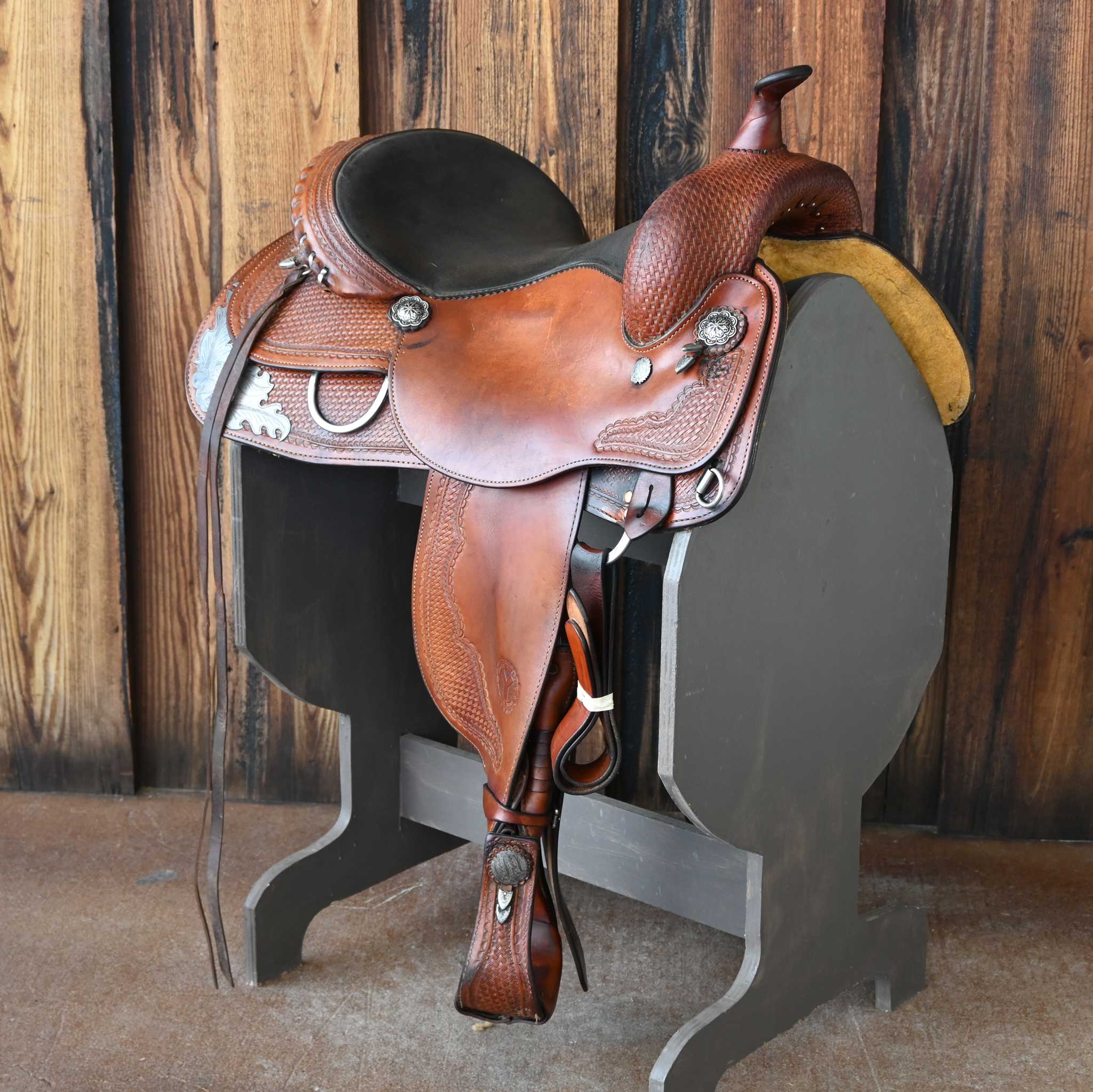 15.5" USED CIRCLE Y TEAM PENNER SADDLE Questions & Answers