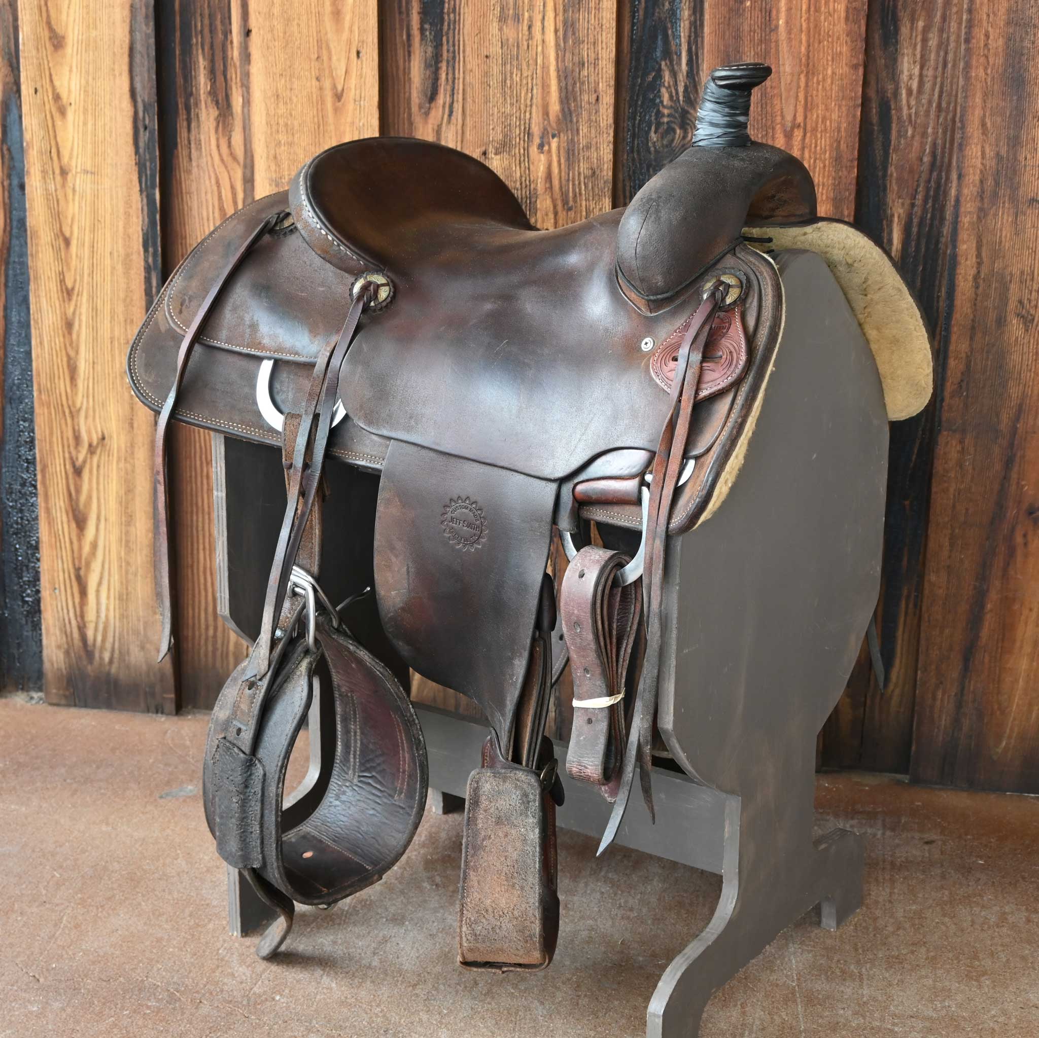 16" USED JEFF SMITH TEAM ROPING SADDLE Questions & Answers