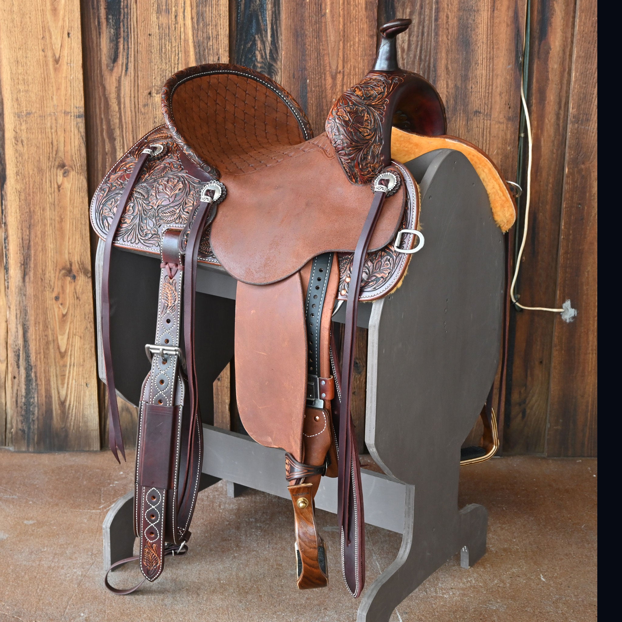 14" MARTIN STINGRAY BARREL SADDLE Questions & Answers