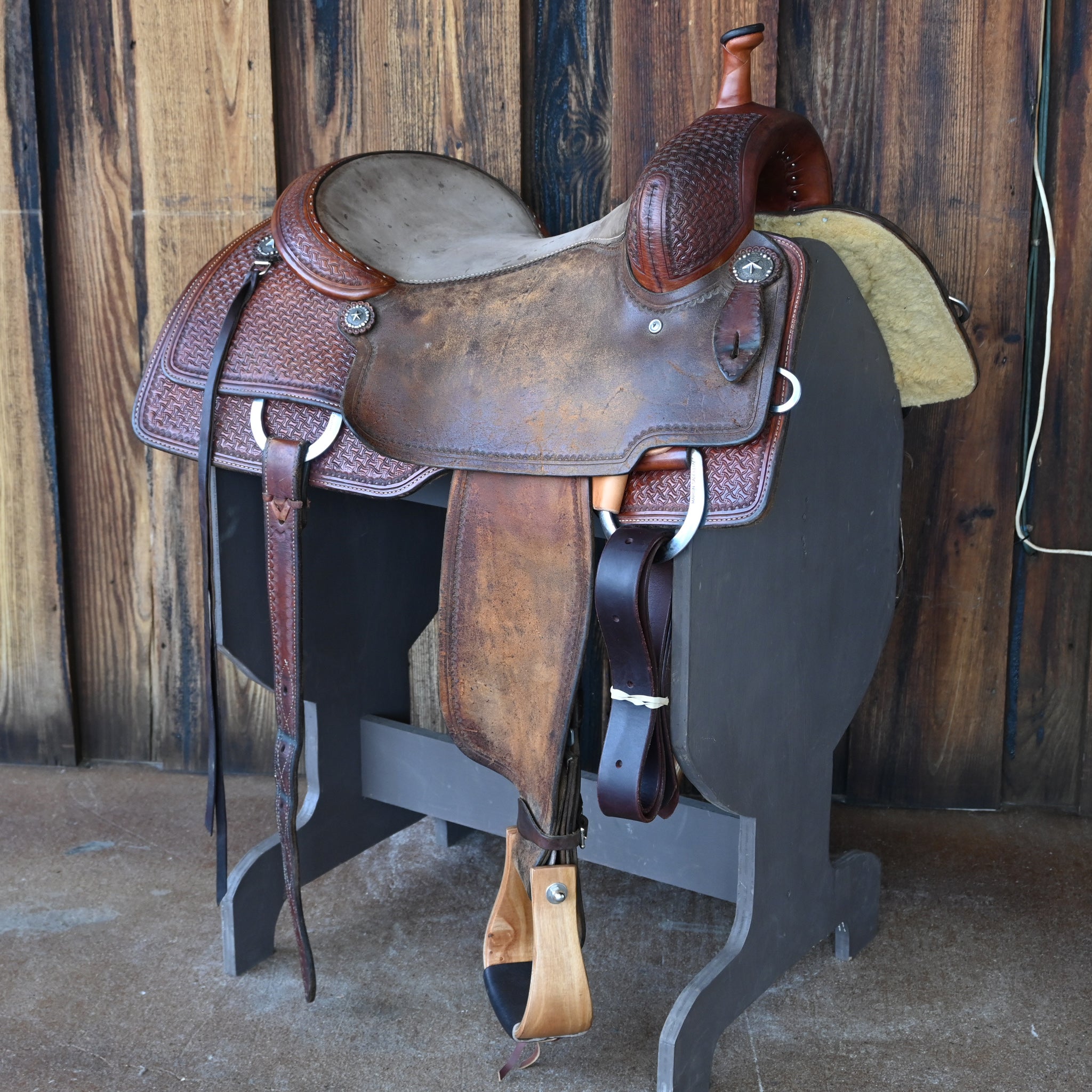 16" USED MARTIN RANCH CUTTER SADDLE Questions & Answers