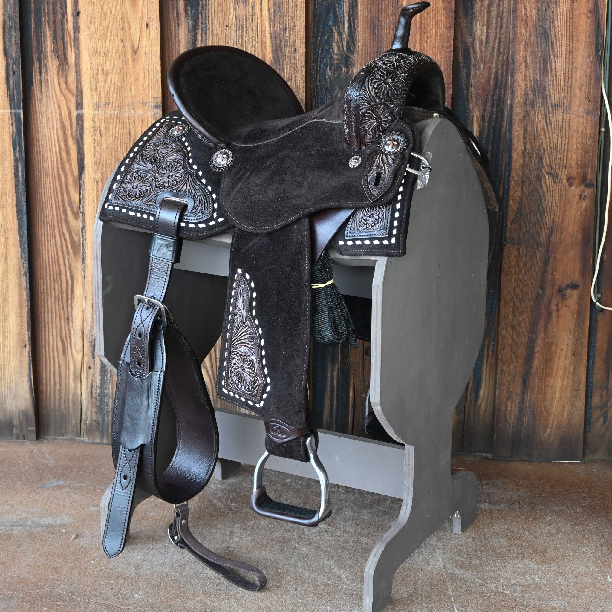 14" SEVEN LIGHTWEIGHT (WOOD TREE) BARREL SADDLE Questions & Answers