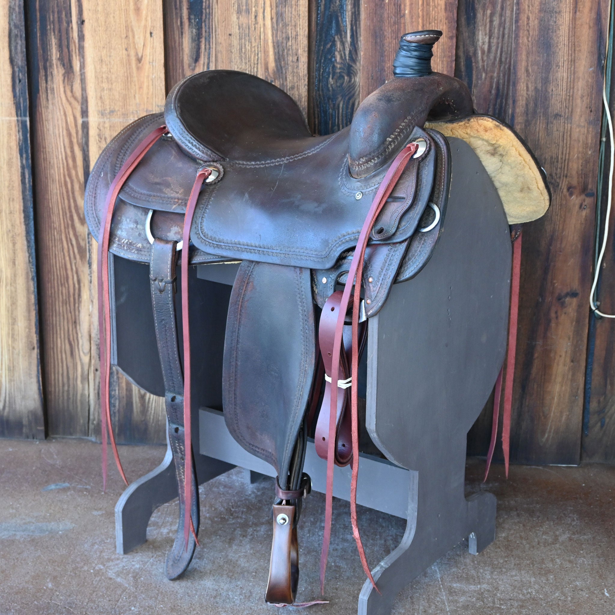 What type of leather finish does this saddle have?