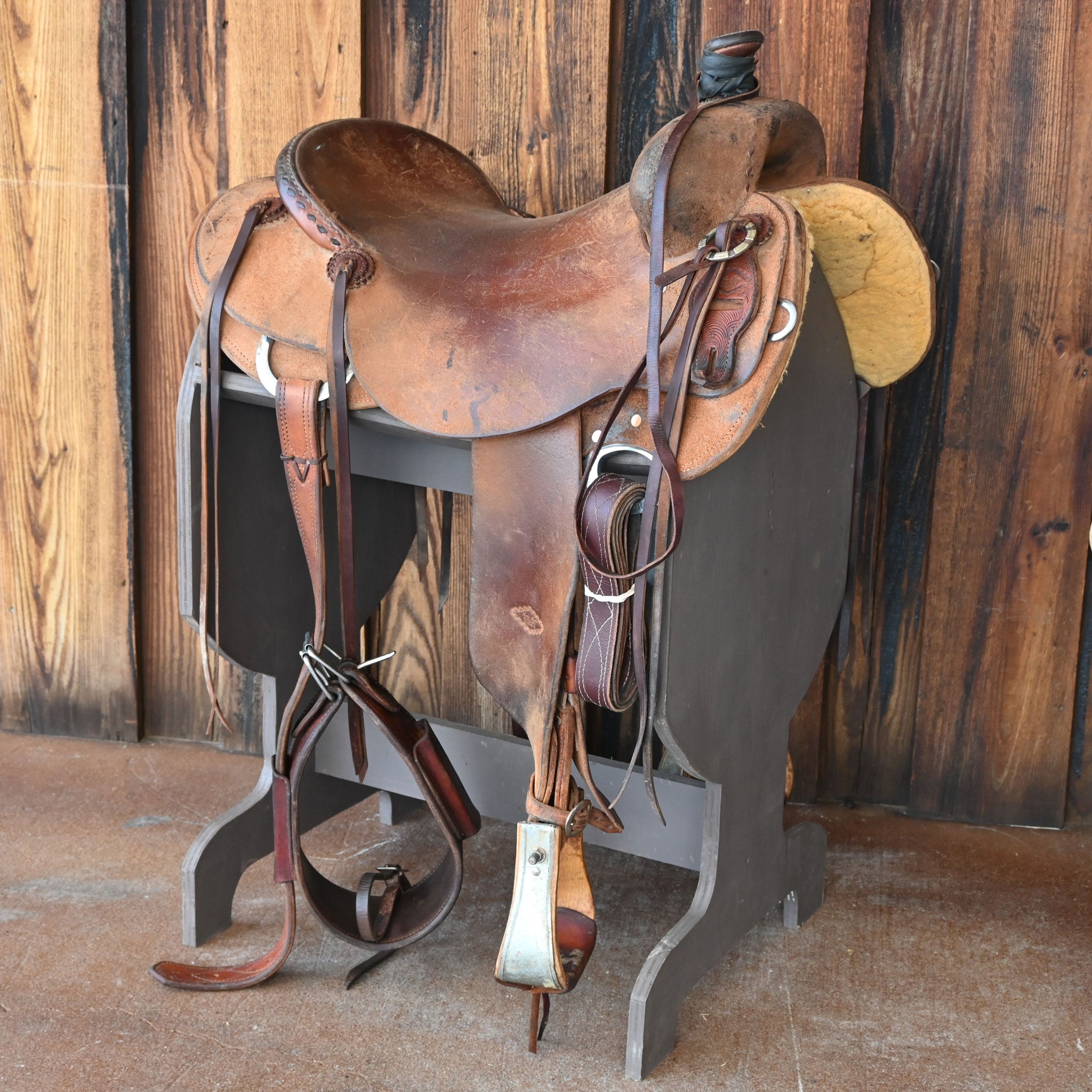 What type of leather finish does this saddle have?