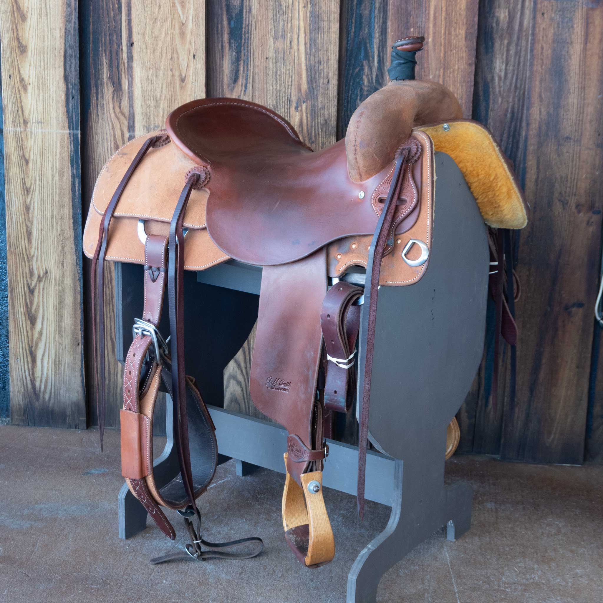 17" USED JEFF SMITH RANCH CUTTER SADDLE Questions & Answers