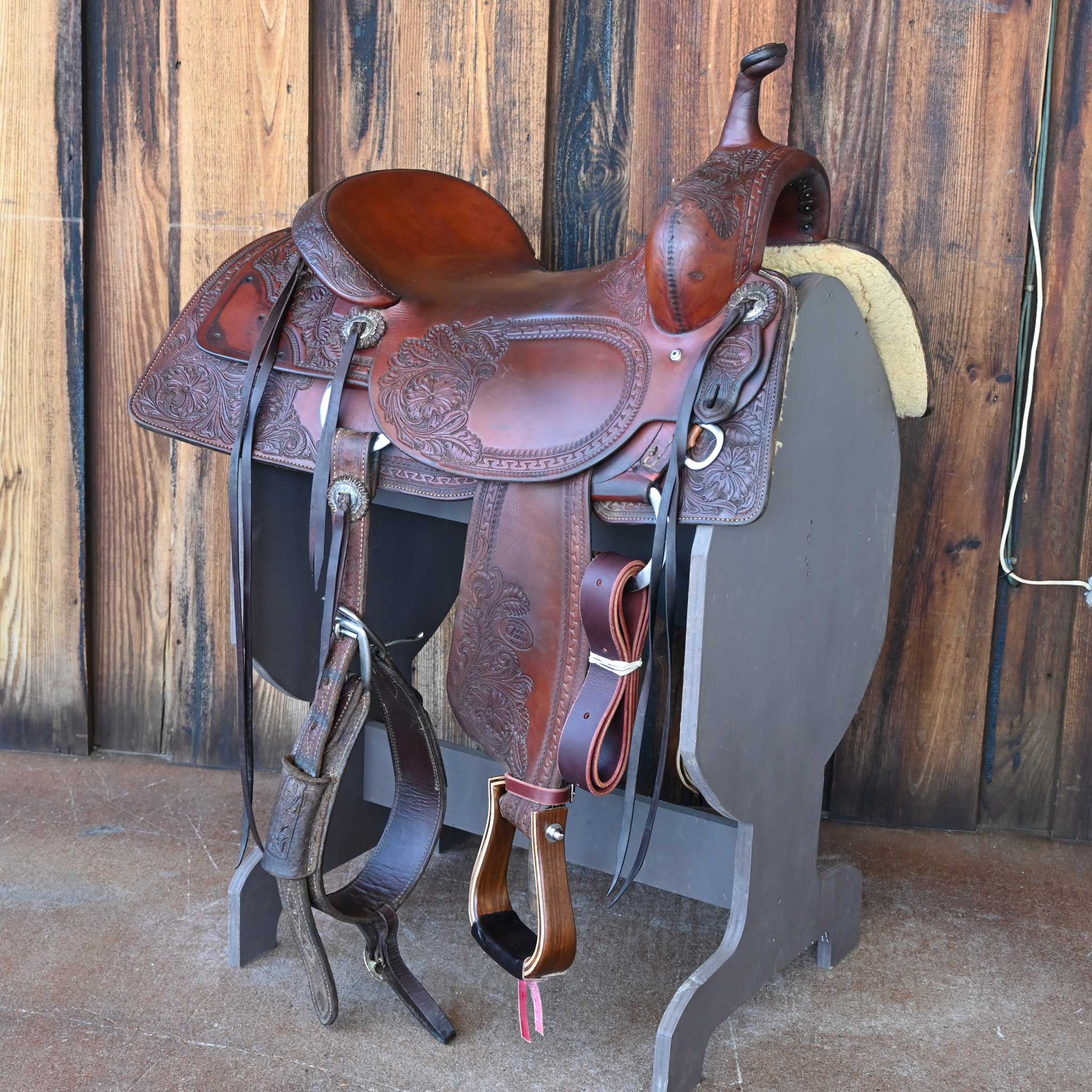 Is a rear flank included with this saddle?