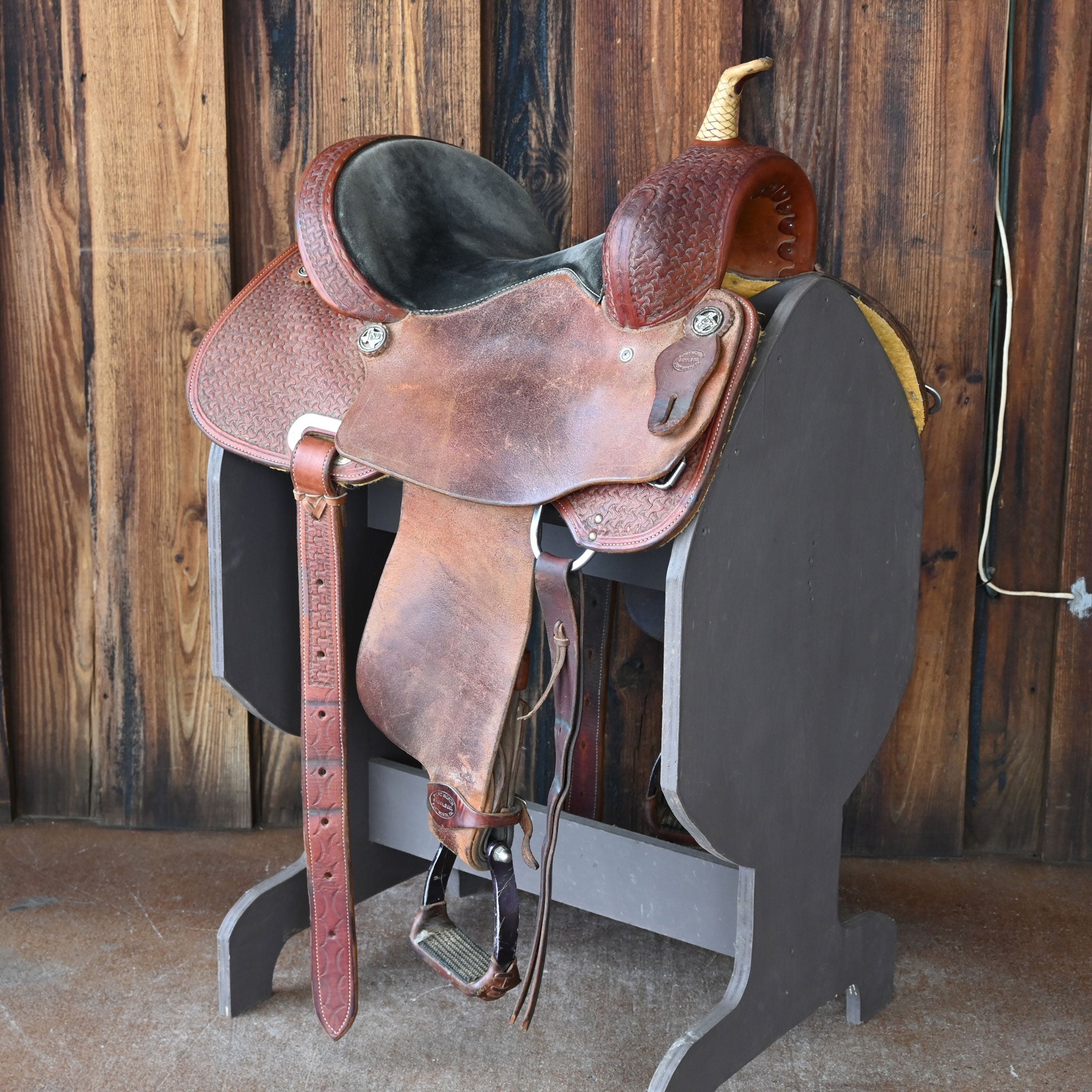 14" USED FORT WORTH BARREL SADDLE Questions & Answers