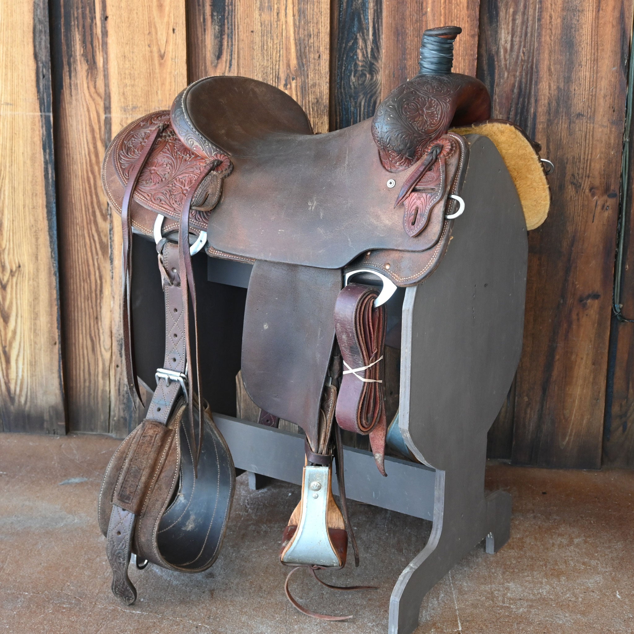16" USED CACTUS RANCH SADDLE Questions & Answers