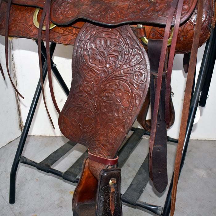 Used 15" Rider Saddle Sale Barn misc