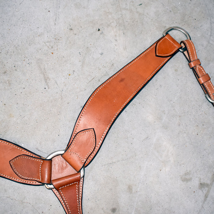 Lightly Used Light Oiled Breast Collar Sale Barn Misc