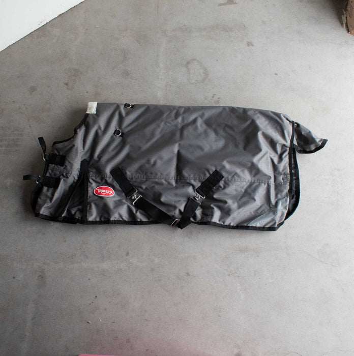 Like NEW Teskey's 51" Winter Blanket