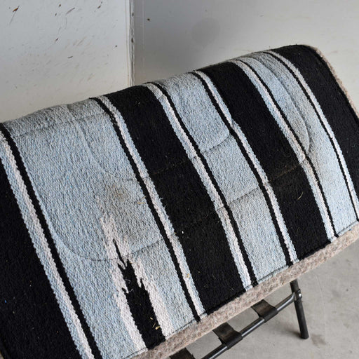 Lightly Used Geometric Saddle Pad Sale Barn Teskeys