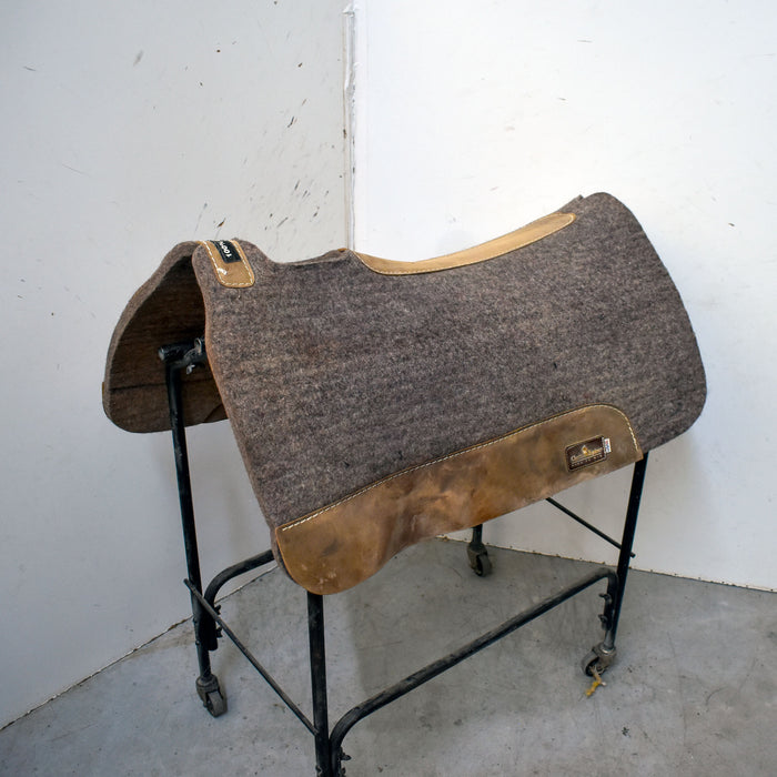 Used Classic Equine 100% Felt Saddle Pad Sale Barn Classic Equine