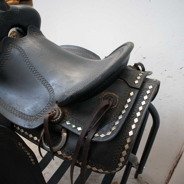 Used 15" Non-Rider Decor Only Saddle Sale Barn misc