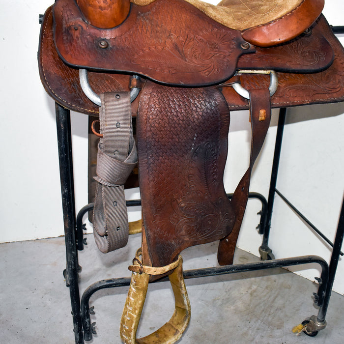 Used 14.5" Saddle Sale Barn misc
