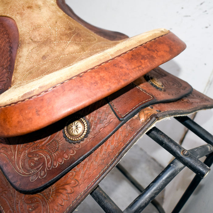 Used 14.5" Saddle Sale Barn misc