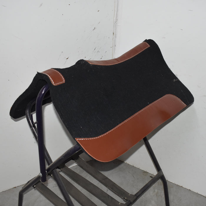 NEW Teskey's Black Wool Barrel Saddle Pad