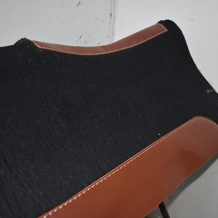 NEW Teskey's Black Wool Barrel Saddle Pad
