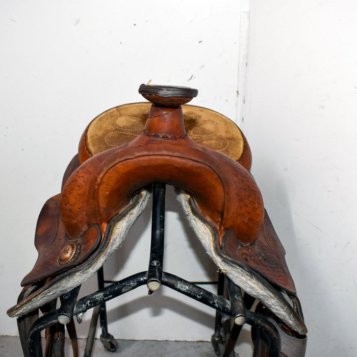 Used 14.5" Saddle Sale Barn misc
