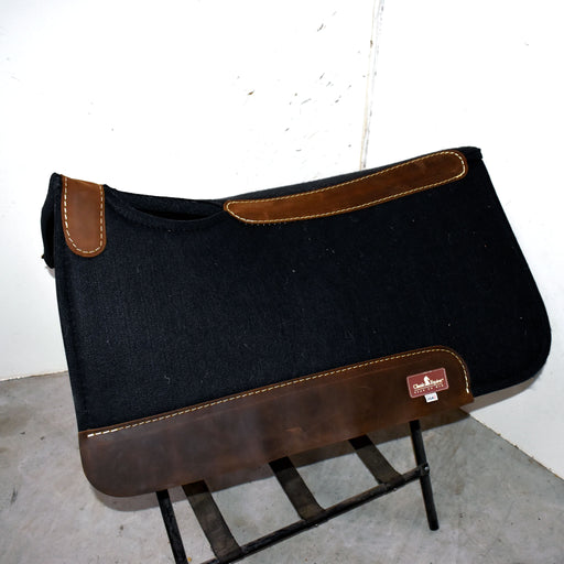 Lightly Used Classic Equine Seconds Pad Sale Barn Classic Equine