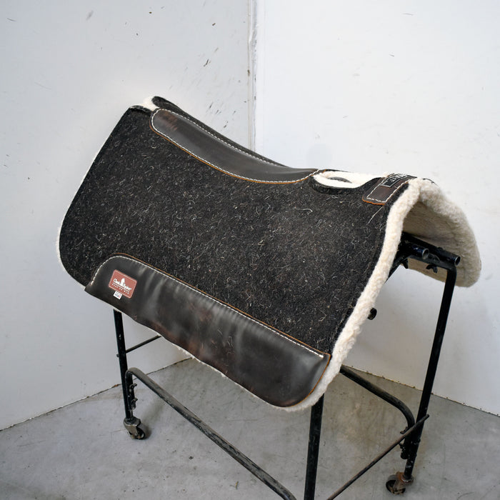 Lightly Used Classic Equine Biofit Fleece Bottom Saddle Pad Sale Barn Classic Equine