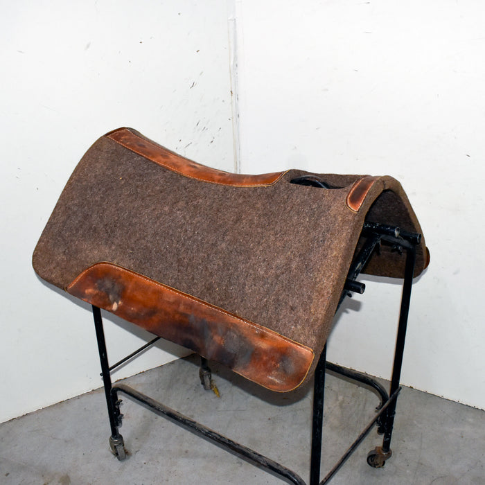 Used Sloan Saddlery Medium Saddle Pad Sale Barn Sloan Saddlery