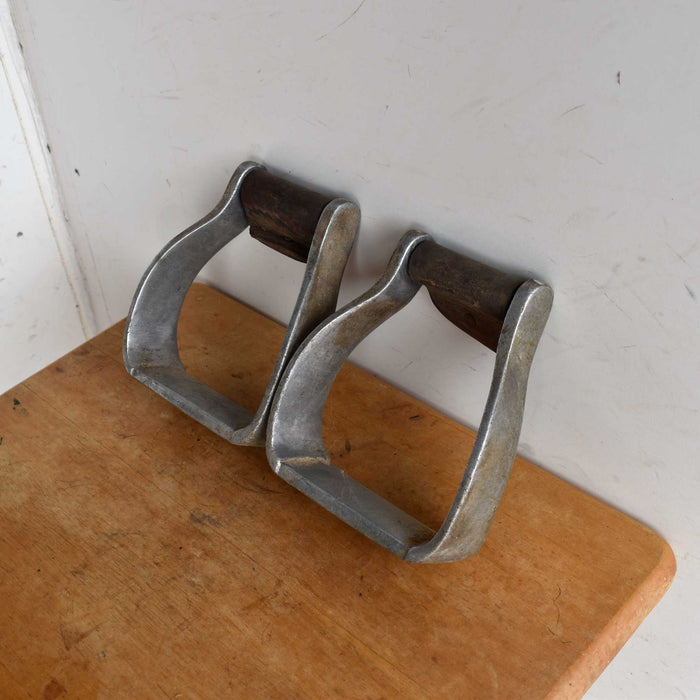 Used Aluminum Offset Stirrups No Treads Sale Barn Teskey's