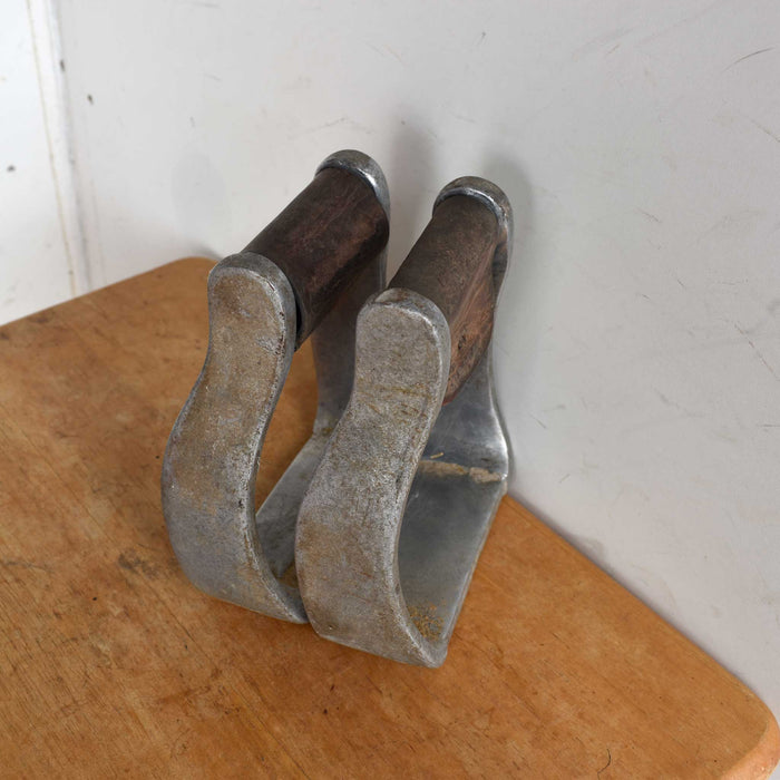 Used Aluminum Offset Stirrups No Treads Sale Barn Teskey's