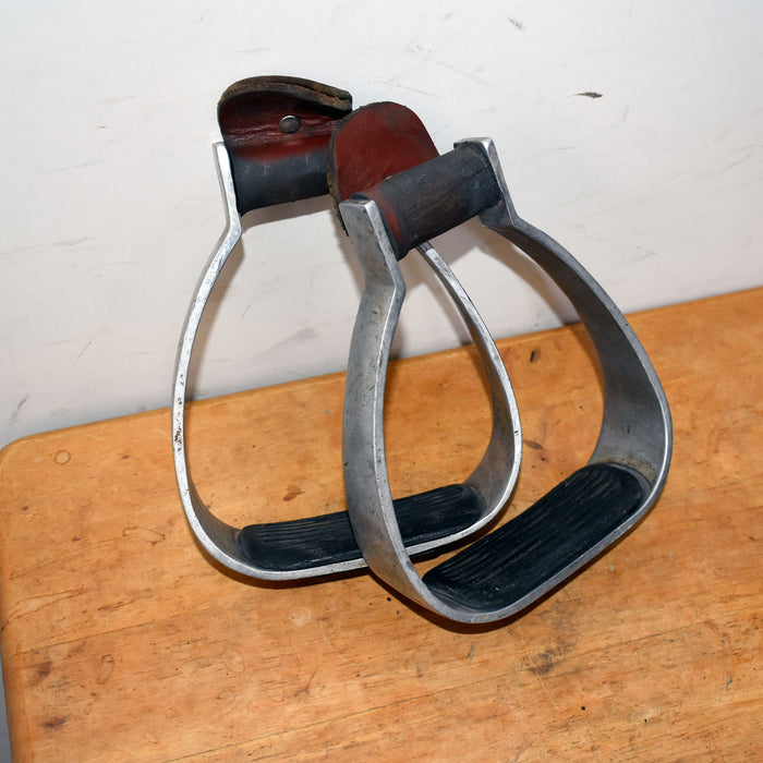 Used Metal Stirrups With Grips Sale Barn misc