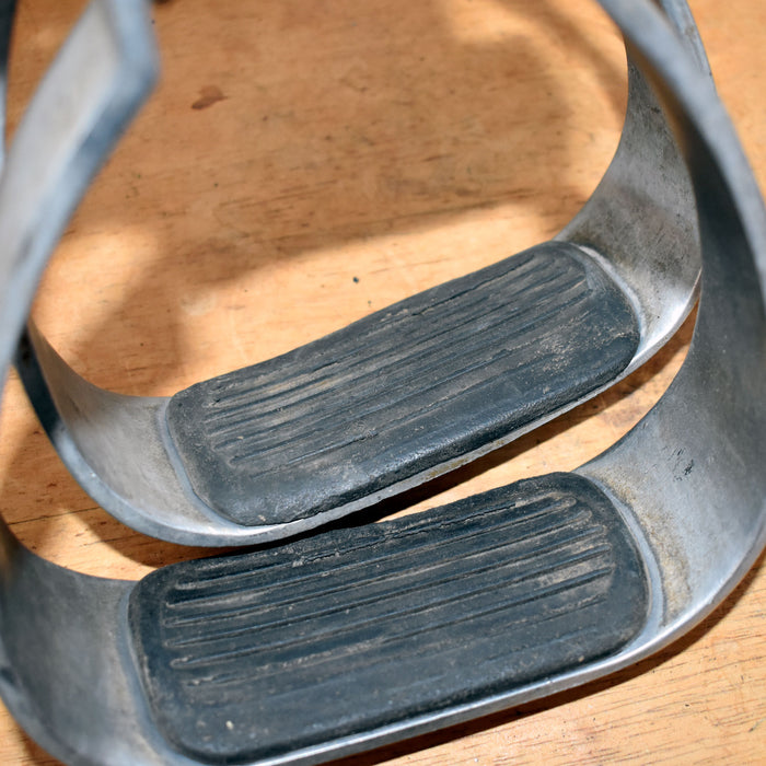 Used Metal Stirrups With Grips Sale Barn misc