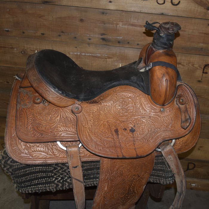 Used 15.5" Non-Rider Saddle Sale Barn misc