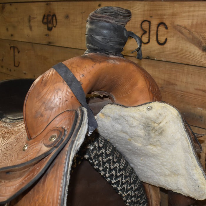 Used 15.5" Non-Rider Saddle Sale Barn misc