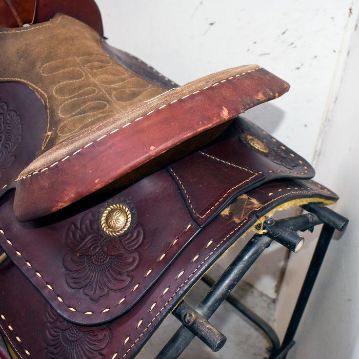 Used 16" Rider Saddle Sale Barn misc