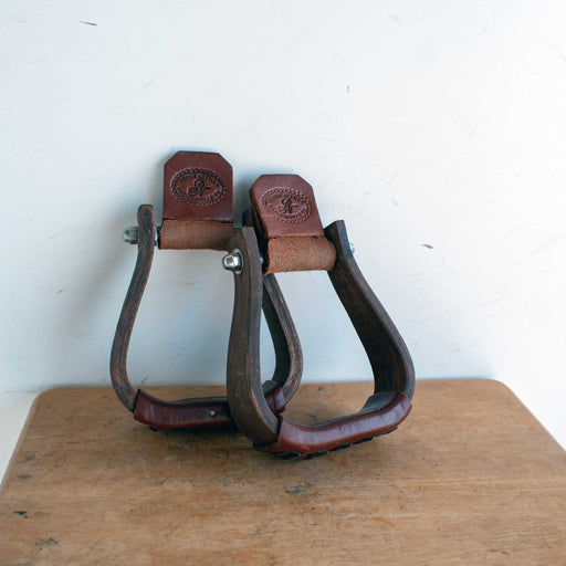 LIKE NEW Nettles Wooden Stirrups Sale Barn Nettles