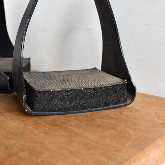 Used Aluminum Trail Stirrups With Cushion Sale Barn Teskey's