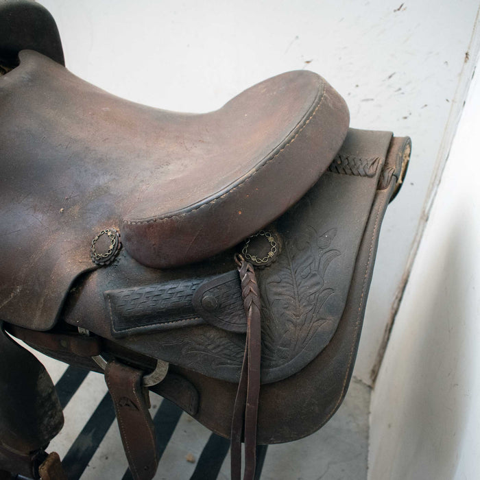 Used 17" Coats Non-Rider Saddle Sale Barn Coats