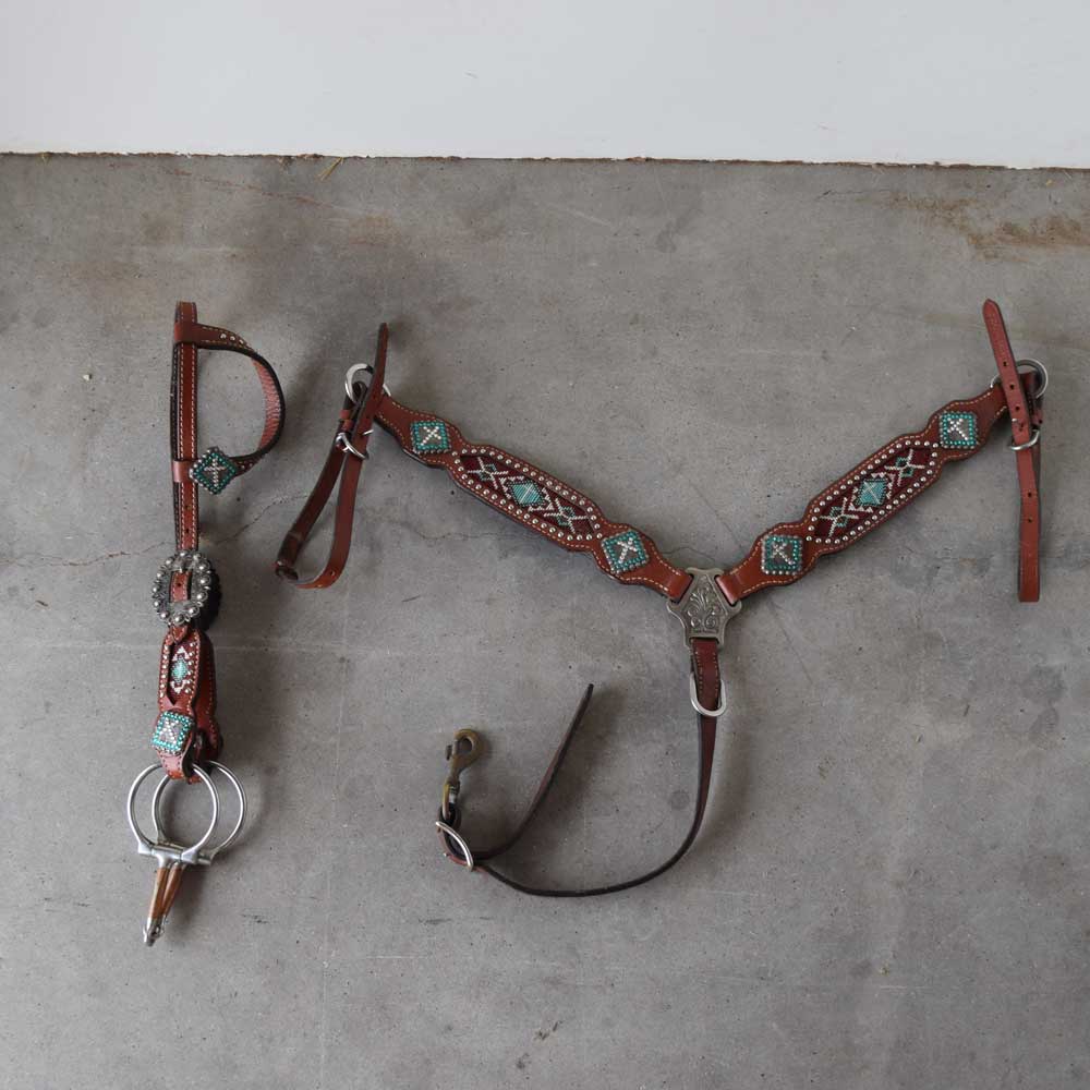 Used Beaded Breast Collar With Matching One Ear Headstall Snaffle Bit Sale Barn Sale Barn   