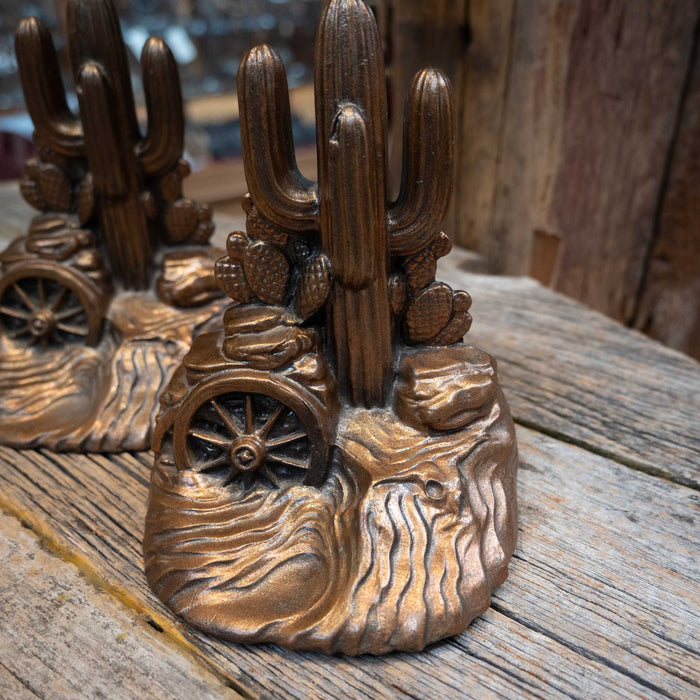 1950's Saguaro Bookends w/ Wagon Wheel Design Collectibles Teskey's