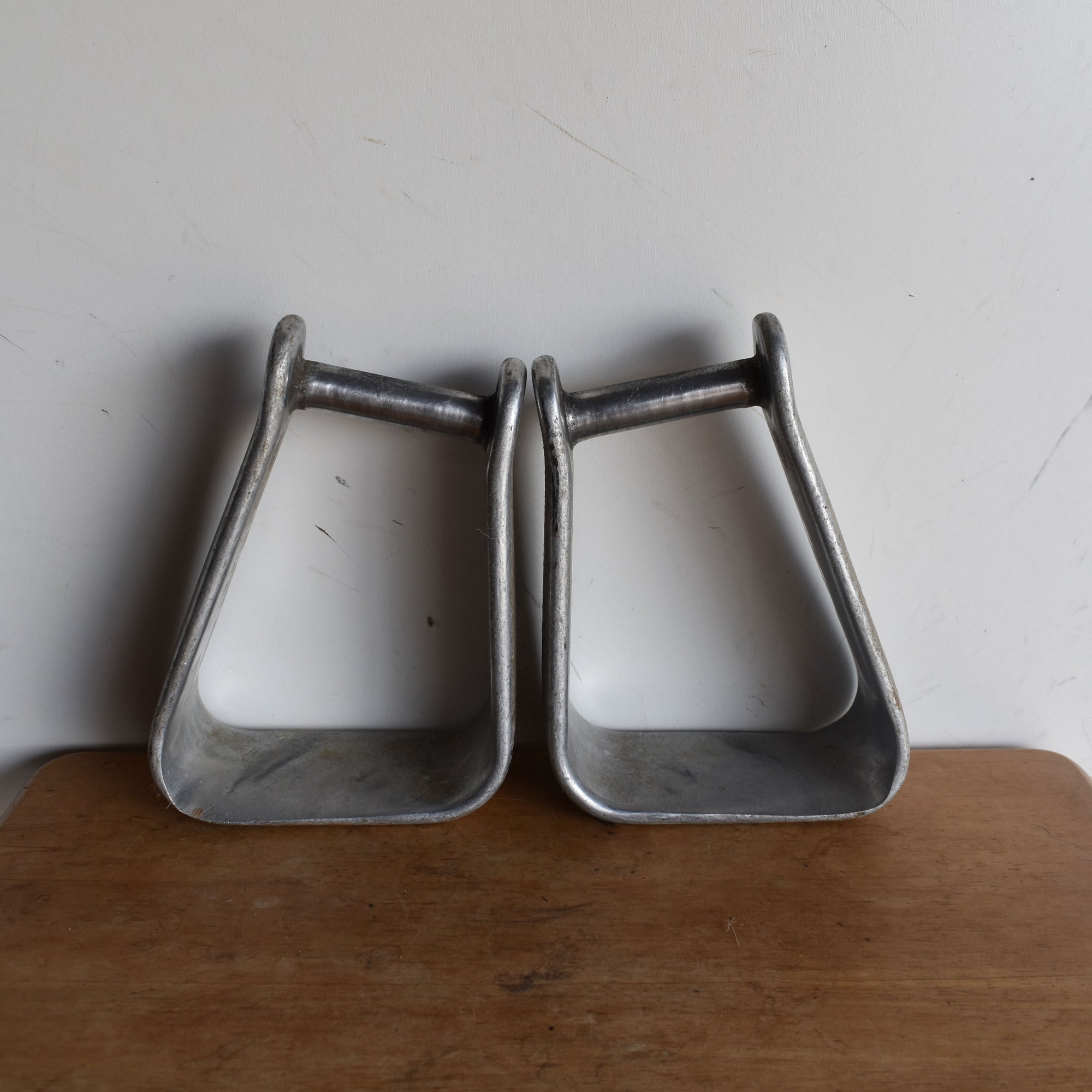 Used Crooked Aluminum Roping Stirrups Sale Barn Teskey's