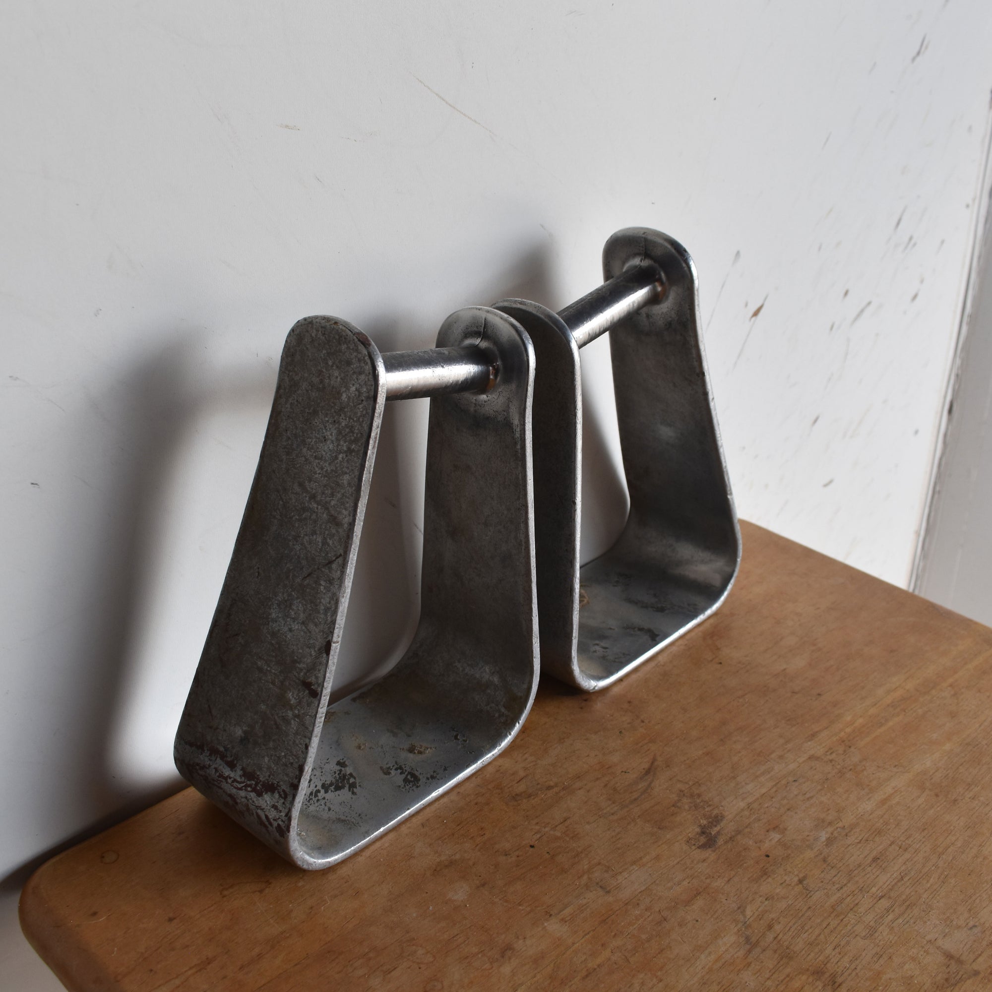 Used Crooked Aluminum Roping Stirrups Sale Barn Teskey's