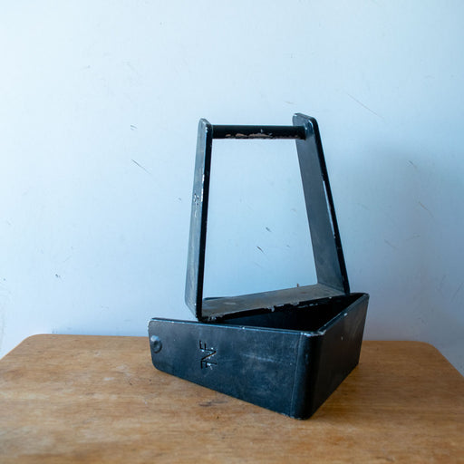 Used Fast And Forward Metal Roping Stirrups Sale Barn MISC