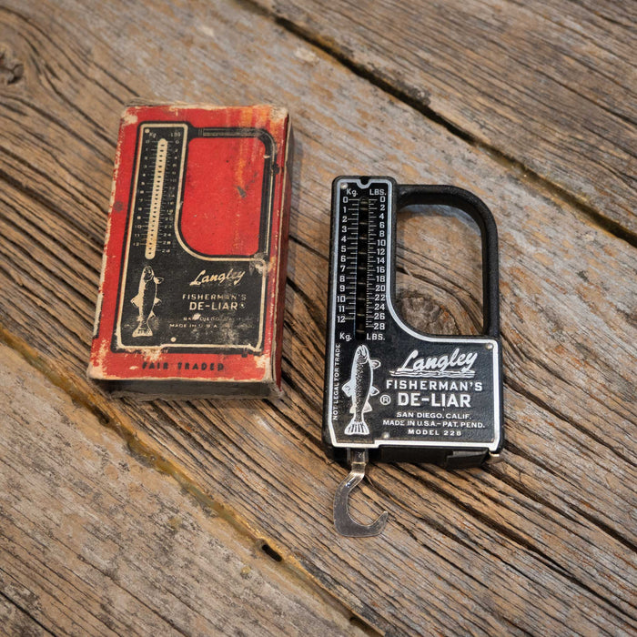 Vintage De-Liar Fisherman's Scale
