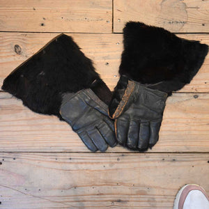 Vintage - Early and Rare - Bear Skin Gloves _CA879 Collectibles MISC   