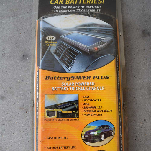 NEW Solar Powered Battery Trickle Charger ( STILL IN PACKAGE ) Sale Barn Teskey's   