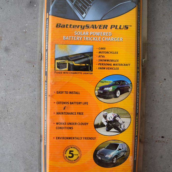 NEW Solar Powered Battery Trickle Charger ( STILL IN PACKAGE ) Sale Barn Teskey's   